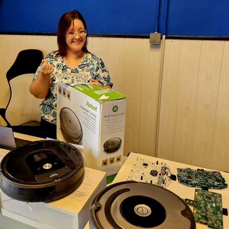 Conócenos, reparamos Roomba en Barcelona, contacta ahora